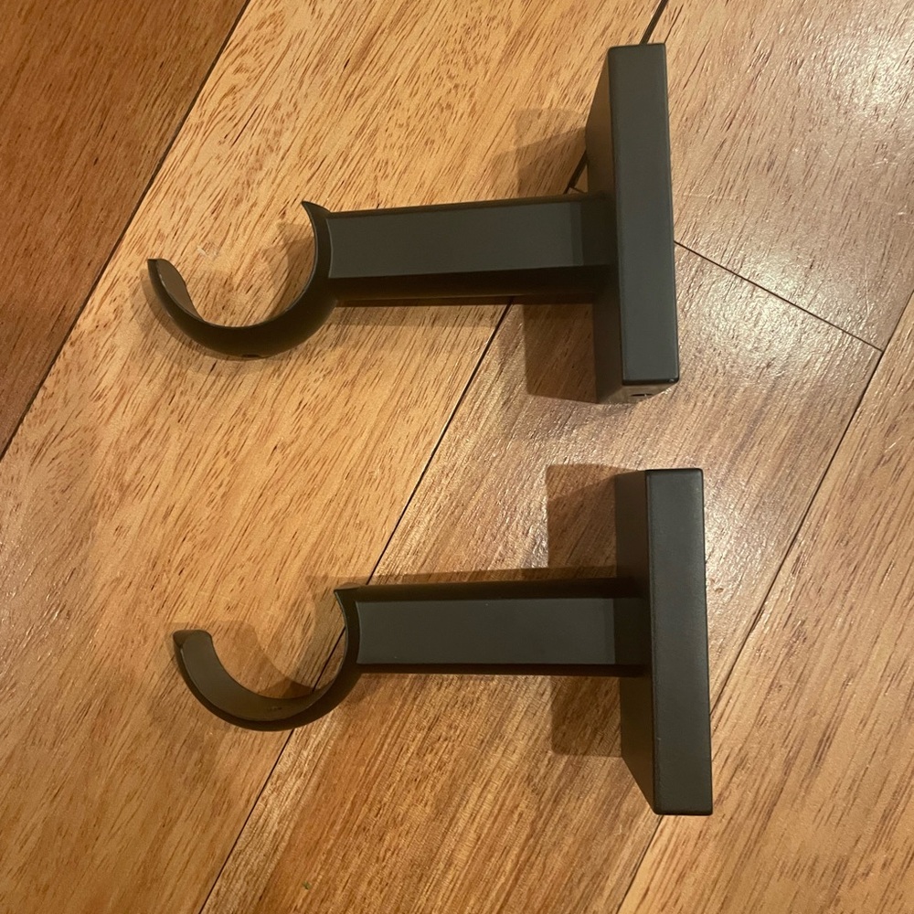 Pottery Barn Matte Black Bracket Set 1.25" diameter